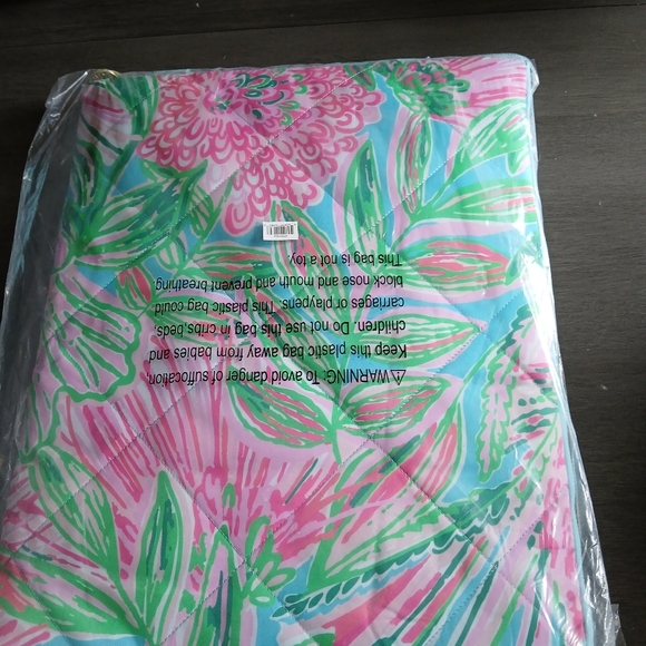 Lilly Pultzier Beach/picnic Blanket Quikted Nwt - Picture 3 of 3